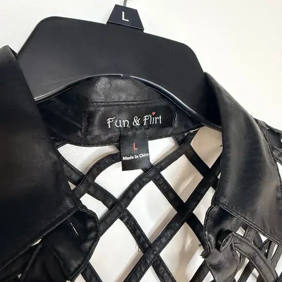 Fun & Flirt Black Sleeveless Faux Leather Button Down Top Blouse, Large, NWT - Picture 3 of 4